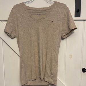 Tommy Hilfiger Women's Beige Fitted V-Neck Tee Size Medium